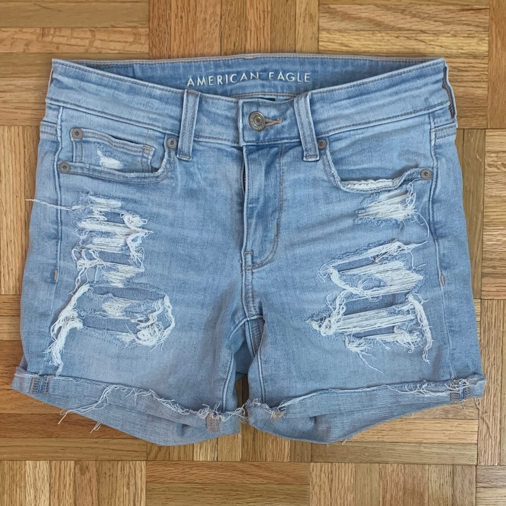 NWOT American Eagle Women's Size 2 Distressed Jean Shorts